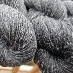 Merino mit Leinen